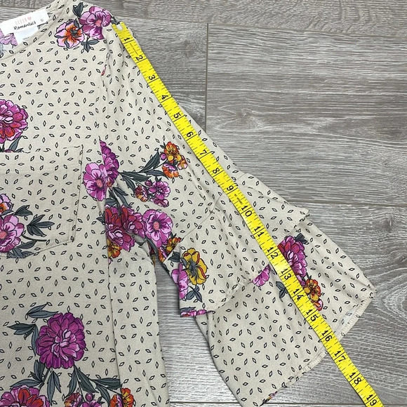 Urban Romantics Floral Tiered 3/4 Bell Sleeve Blouse L - Picture 10 of 16
